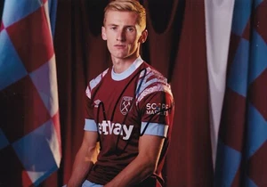 Football - Flynn Downes - Hand Signed A4 Photograph - West Ham United - COA - Picture 1 of 1