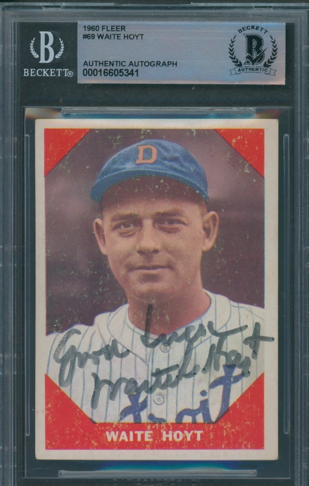 1960 Fleer #69 Waite Hoyt Beckett Authentic Autograph Signed *5341 - Image 1 of 1