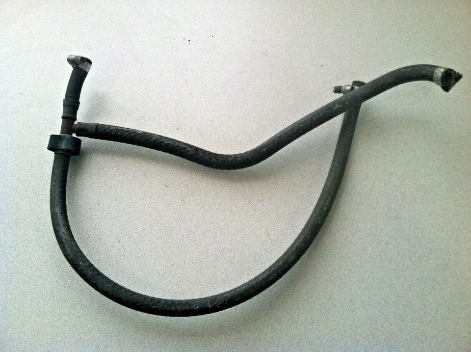 1981-1985 MERCEDES-BENZ 380SEC W126 ~ ШЛАНГ РАДИАТОРА - Изображение 1 из 3
