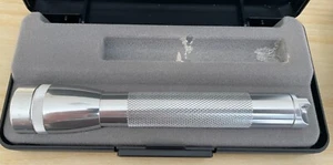 Mini MAGLITE silber Taschenlampe Mag-Lite unbenutzt - Bild 1 von 4