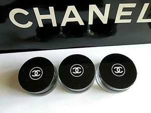 SET DI 3 BARATTOLI CAMPIONE TRUCCO IN VETRO CHANEL DIMENSIONI VIAGGIO FONDOTINTA 7,5 ml 0,25 oz - Foto 1 di 4