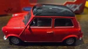 Mini Cooper 1300 Red 1:24 WELLY 22496R - Foto 1 di 5