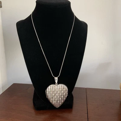 Large Sterling Silver 925 Heart Locket on 18in sterling chain Tiki Bamboo Style - Image 1 of 4
