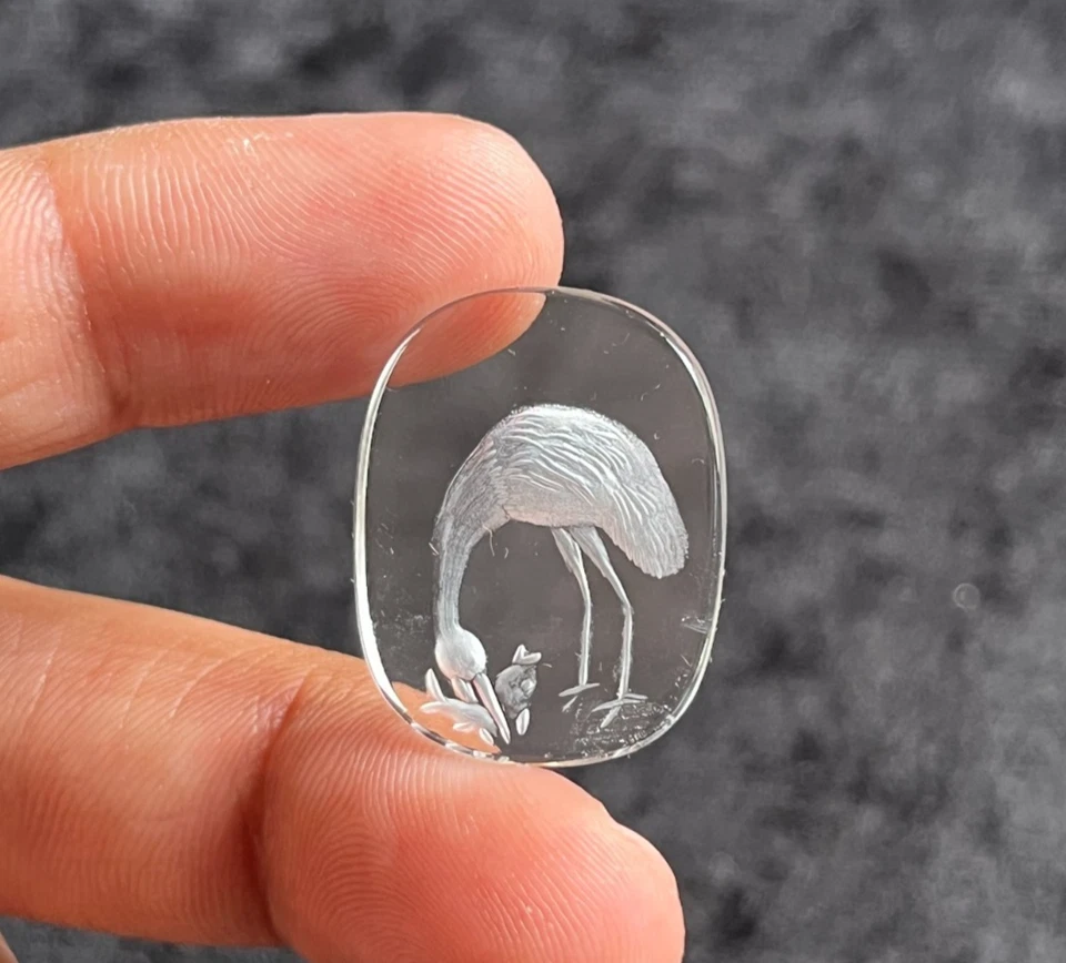 Cristal de roca natural tallado a mano intaglio para hacer joyas Foto 1 de 4