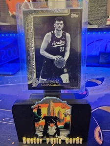 2025-26 Topps Donovan Clingan Blackout Parallel Black Friday Target 95/99 #126 - Bild 1 von 7