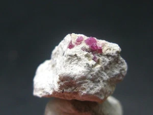Nice Rare Bixbite Red Emerald Beryl Cluster From Utah USA - 8.62 Carats - Picture 1 of 4