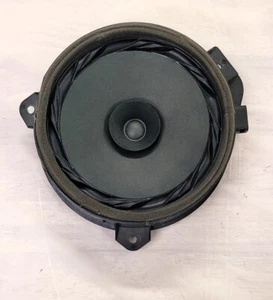 Subaru Forester [86301SG020] Left Rear Door Speaker (2014-2018) - Foto 1 di 2