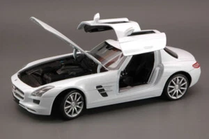 MODELLINO AUTO STATICO WELLY MERCEDES SLS AMG 2009 BIANCO MODELLISMO SCALA 1:24 - Foto 1 di 2