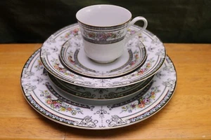 Mikasa CAMBRIDGE L9015 Five Piece Place Setting (s) Japan Dinner Plate Salad Cup - Picture 1 of 8