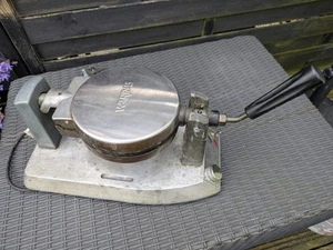 Waring Belgian Double Waffle Maker Doesn't Heat Up Sold As Spares Or Repairs - Picture 1 of 8