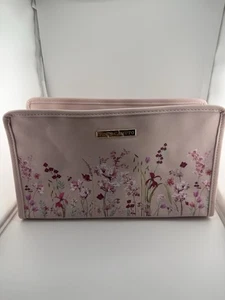 Vince Camuto Kosmetiktasche rosa Blumen mit goldfarbenem Reißverschluss - Bild 1 von 6