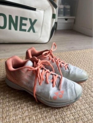 Yonex Power Cushion AERUS Z Badminton Shoes Coral WOMEN’S (EUR39) - image 1 of 4