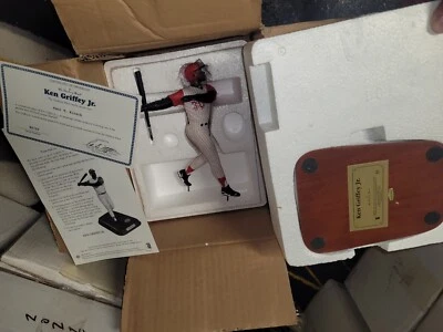 Figura estatua Ken Griffey Jr Cincinnati Reds Danbury Minnt con papel y caja Foto 1 de 2