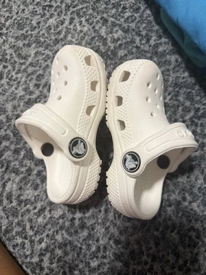 Zuecos Crocs Iconic Comfort para bebé 4C blancos de goma sin cordones cómodos zapatos clásicos Foto 1 de 3