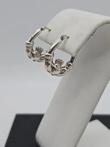 Pendientes de plata de ley Claddagh - Imagen 1 de 4