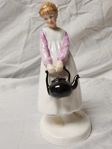ROYAL DOULTON FIGUR KINDERREIME HN 3021 POLLY DEN KESSEL AUFSETZEN - NEUWERTIG - Bild 1 von 5