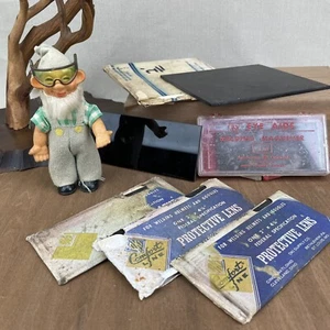 Lot o' Vintage Welding Helmet Protective Lens 2 x 4.25 & 4.5 x 5.25 & Magnifier - Picture 1 of 10