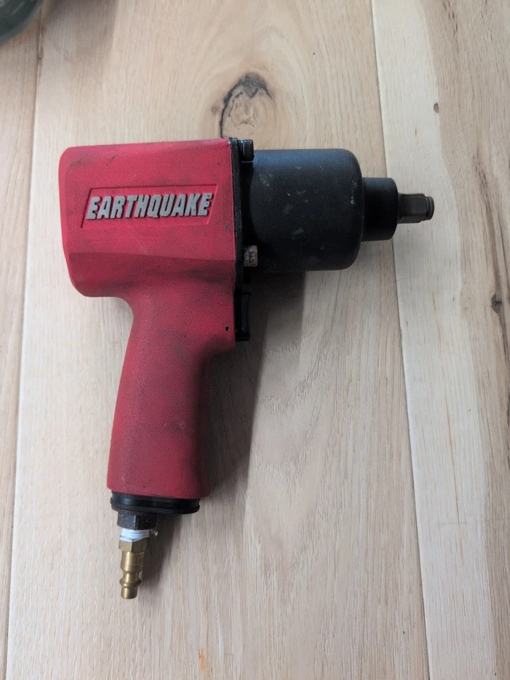 Llave de impacto de aire de aluminio Earthquake 1/2" modelo EQ12A 800 ft. lb. de Torque! Foto 1 de 4