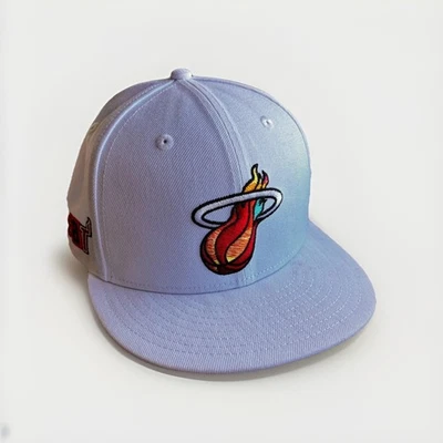 Miami Heat New Era 2022/23 Edición City Oficial 9FIFTY Gorra Ajustable Snapback Foto 1 de 3
