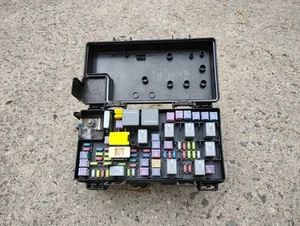2012 Dodge Grand Caravan Chrysler Town & Country OEM TIPM Fuse Box 68105507AD - Picture 1 of 8
