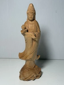Chinesische Kwan Yin (Guanyin) geschnitzte Holzstatue 7,5 Zoll hoch - Bild 1 von 10
