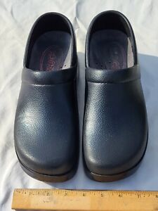 Klogs Women's Shoes Size 7 Slip Resistant Non Marking High Insole Nurse Work