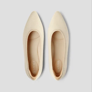 NEU Vivaia Aria 5° spitz zulaufende Ballerinas in Ivory Chevron, Größe 39,5 - Bild 1 von 10