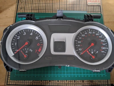 Renault Clio MK3 2005-2012 Instrument Panel Dials Gauges Clocks 8200821000 - Image 1 of 4