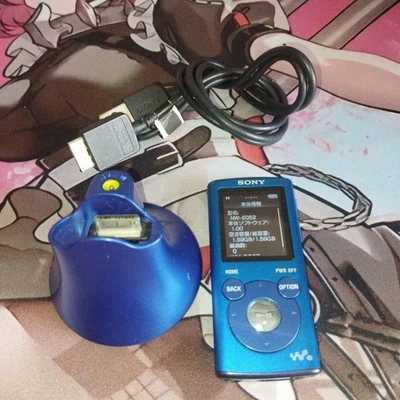 Walkman E Series 蓝色 MP3 — 第 1/4 张图片