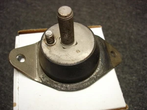 1995 POLARIS PWC SL650 SL 650 SL750 SL 750 SLX 780 MOTOR MOUNT N.O.S. OEM - Picture 1 of 3