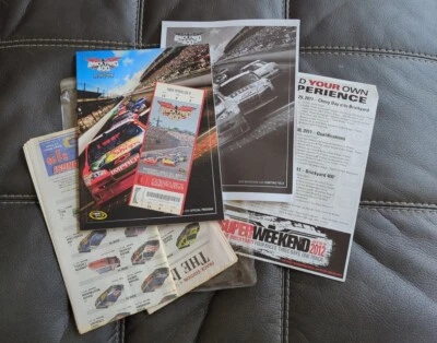 Juego de entradas adhesivas Brickyard 400 Super Weekend Event Program 2011 línea de salida Foto 1 de 4