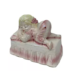Adorabile trecce bionde addormentate in ceramica vintage ragazza fondo in su portamonete - Foto 1 di 12