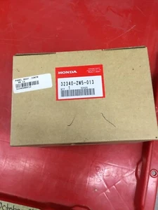 Honda Outboard Key Switch Panel 32340-ZW5-013 - Imagen 1 de 1