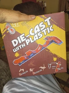 Fingerboards 6in1 Skate Park 6 Boards And 6 Ramps - Picture 1 of 2