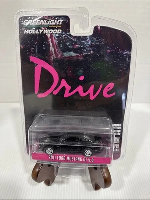 1/64 GREENLIGHT HOLLYWOOD DRIVE 2011 FORD MUSTANG GT 5.0 ALL BLACK - Imagem 1 de 2