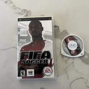 FIFA Soccer (Sony PSP, 2005) ¡COMPLETO, PROBADO Y FUNCIONA MUY BIEN! + ¡Disco de demostración extra! - Imagen 1 de 4