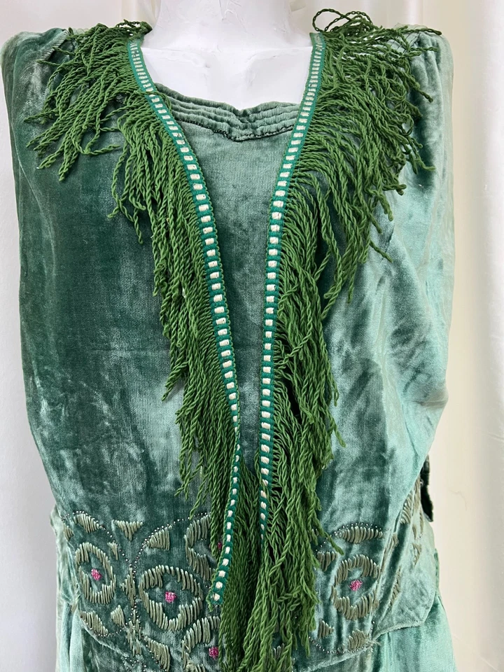 Trenza antigua, flecos. 1950. Foto 1 de 4