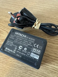 HITACHI DZ-ACS2(E) Caricabatteria Modello per Videocamera Batterie + Piombo Ottime Condizioni - Foto 1 di 1