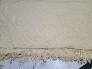 Colcha de chenilla amarilla vintage 104" x 80" - Imagen 1 de 7