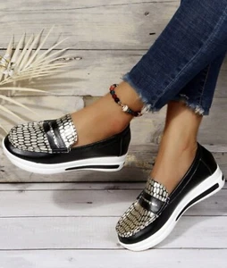ROSY Black Snake-Embossed Platform Loafer Women Size 9 US NEW - Picture 1 of 15