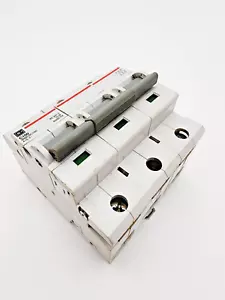 Cutler-Hammer WMH3C100 DIN Rail Circuit Breaker 100 Amp 415VAC 3 Pole 3 Phase - Picture 1 of 12