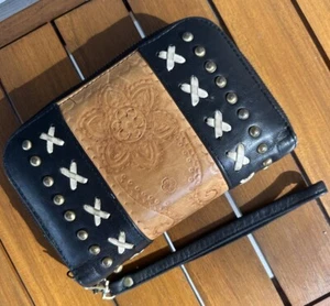 Vintage American Western Style Leather Wallet Clutch Wristlet Engraved - Picture 1 of 10