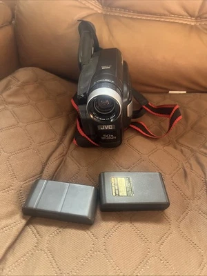 JVC Compact VHS-C Camcorder GR-AXM210U T- Untested - Image 1 of 4