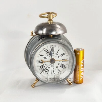 Reloj despertador francés enano de 1900 "GLOBE" de Japy Frères & Cie Foto 1 de 4