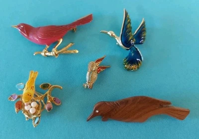 5pc Bird Brooch/Pin Lot Vtg to Now Gerry's and Others Wood Metal Enamel Stones - Image 1 of 4