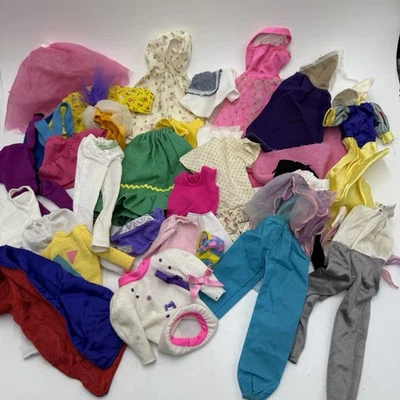 Lote Ropa Barbie Años 90 Vintage Mattel y Algunos Clon Foto 1 de 4