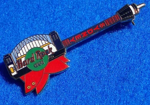 GUITARRA SYDNEY HARBOUR BRIDGE & OPERA HOUSE RED SAILS TOWER PIN Hard Rock Café - Imagen 1 de 1