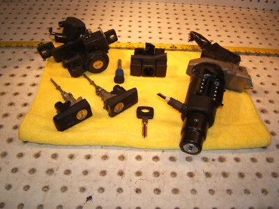 Mercedes 1993 R129 500SL encendido, consola de guantes, puertas, cerraduras de maletero 1 juego y 1 llave Foto 1 de 4