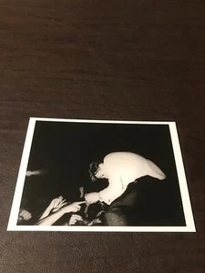 NEW 6 X 4 MUSIC UNPOSTED POSTCARD - JIM KERR / SIMPLE MINDS........SLOT 169 - Picture 1 of 2