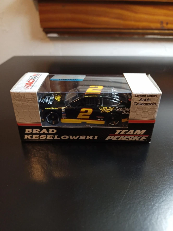 1/64 NASCAR 2017 BRAD KESELOWSKI MILLER GENUINO DRAFT DARLINGTON LIONEL Foto 1 de 1